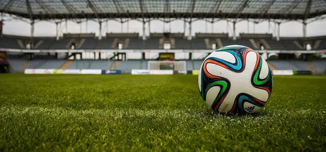 Kejadian Lucu saat Pertandingan Sepak Bola, Gagal Selebrasi Hingga Hewan Masuk Lapangan